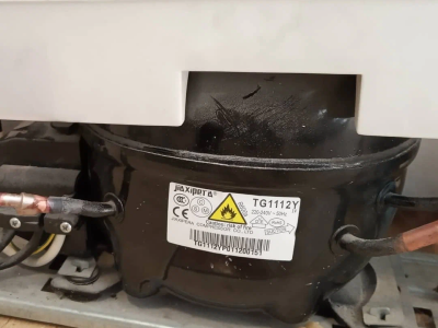 Ремонт холодильника Hitachi R-V 542 PU3 PBE в СПБ по улица Замшина, д. 66
